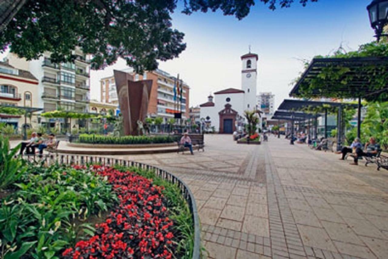 Perla 2 Paseo Maritimo Apartment Фуeнхирола Екстериор снимка